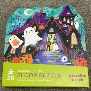 Crocodile Creek Haunted House Floor Puzzle